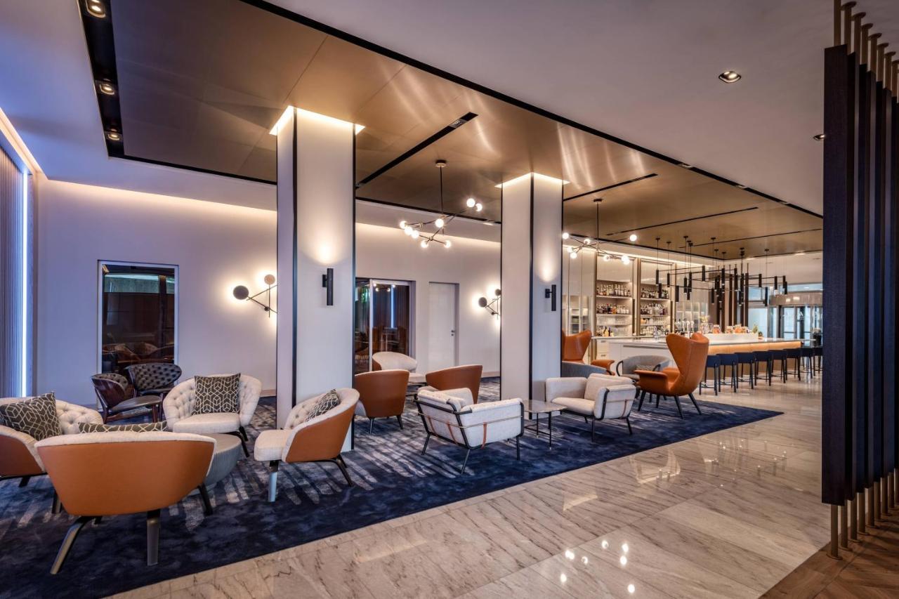 Zurich Marriott Hotel Экстерьер фото The lounge at the airport