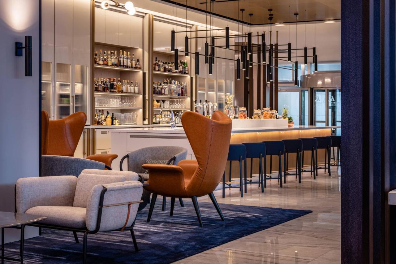 Zurich Marriott Hotel Экстерьер фото The lounge at the airport
