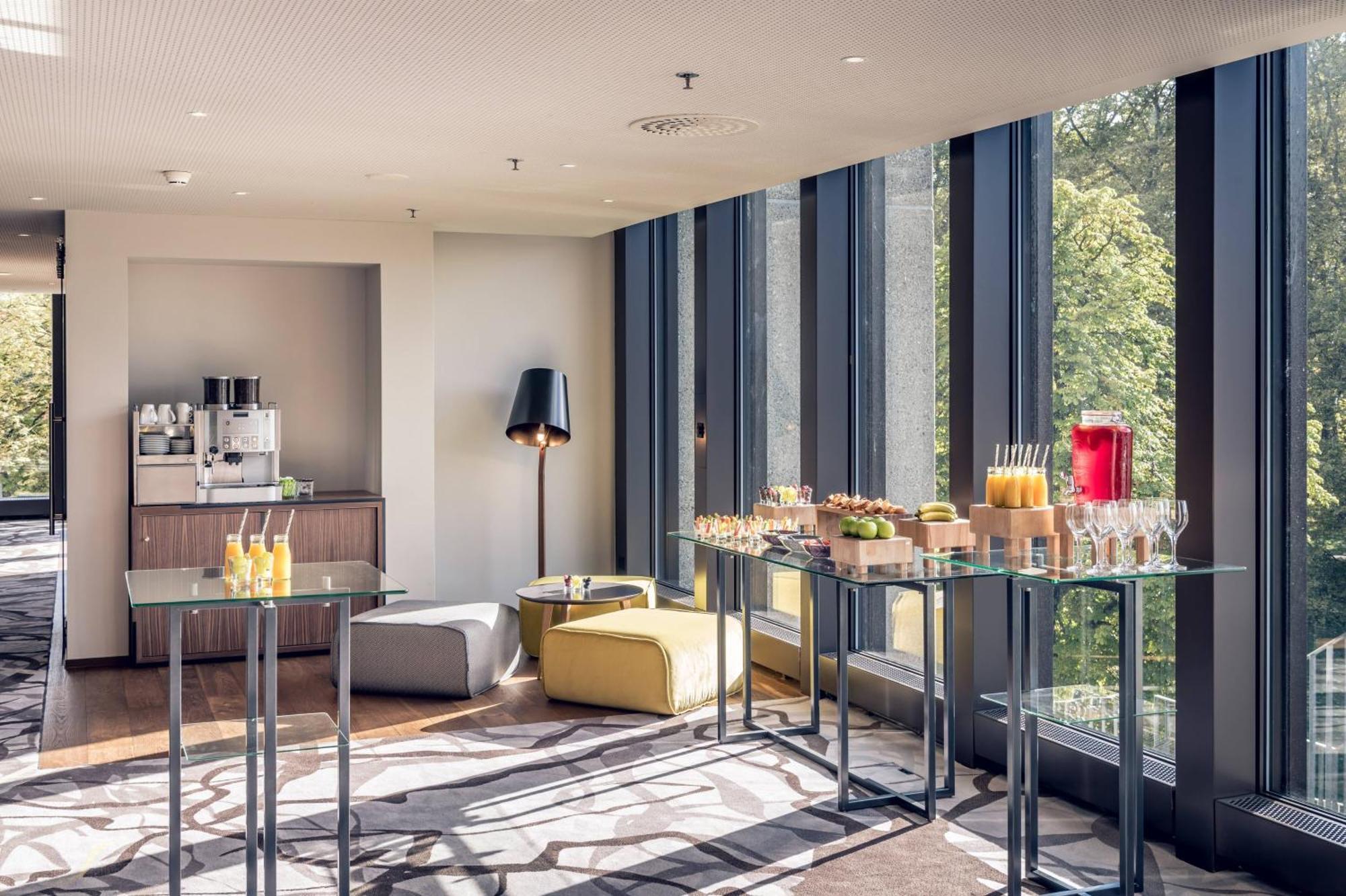 Zurich Marriott Hotel Экстерьер фото The lounge at the hotel