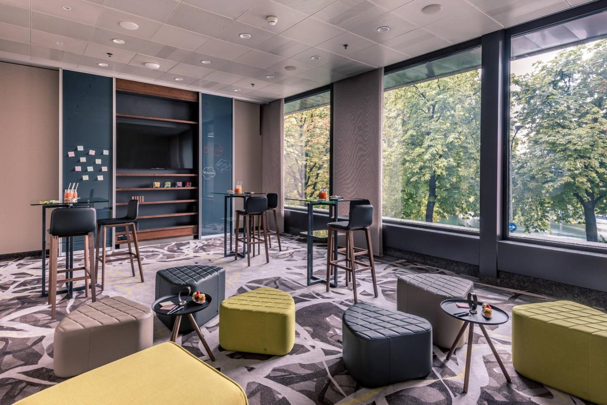 Zurich Marriott Hotel Экстерьер фото The lounge at the hotel