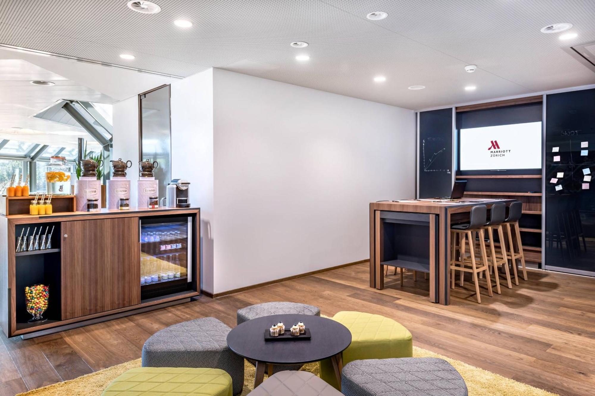Zurich Marriott Hotel Экстерьер фото The M Club at Frankfurt Airport